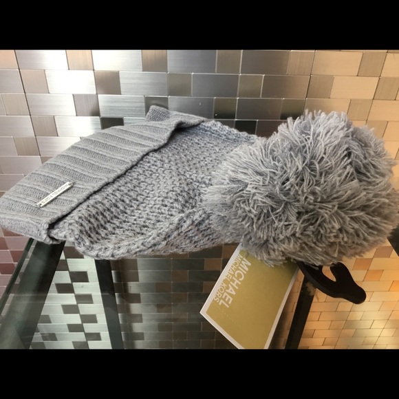 Michael Kors Grey Crochet Pom Pom Cap - Picture 4 of 5